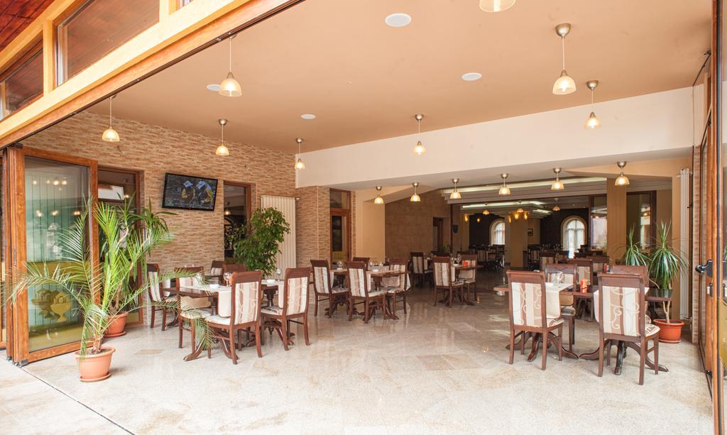 Pension La Fontana Baia Mare Ngoại thất bức ảnh