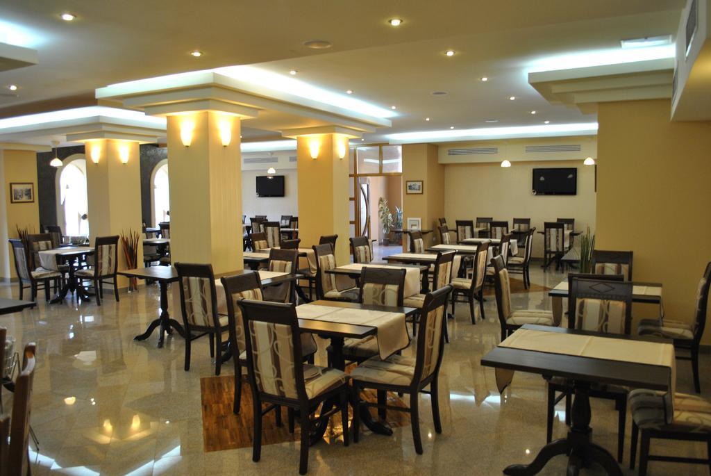 Pension La Fontana Baia Mare Ngoại thất bức ảnh