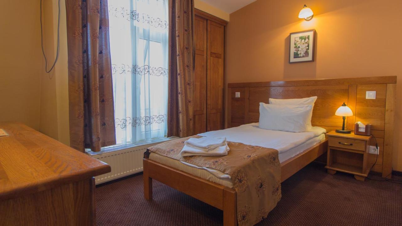 Pension La Fontana Baia Mare Ngoại thất bức ảnh